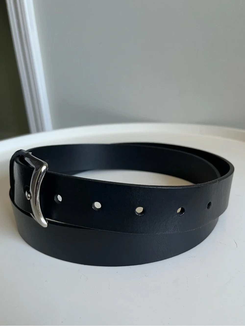 Classic Black Leather Men’s Belt with Silver Buckle Guatemala XL